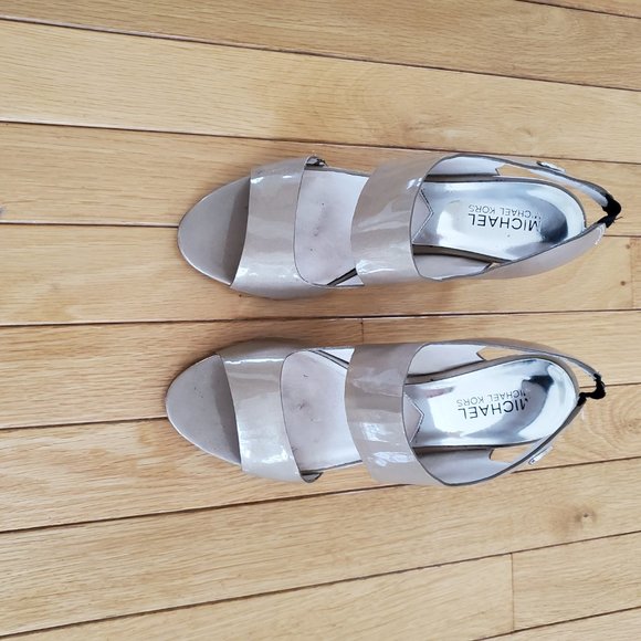 MICHAEL Michael Kors beige sandals size 8 - Picture 3 of 6